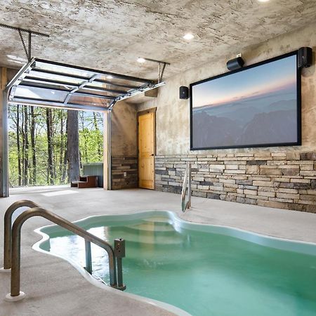 Villa Poolin Around à Gatlinburg Extérieur photo