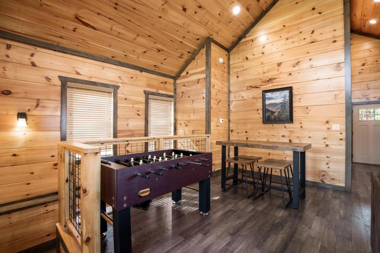 Villa Poolin Around à Gatlinburg Extérieur photo