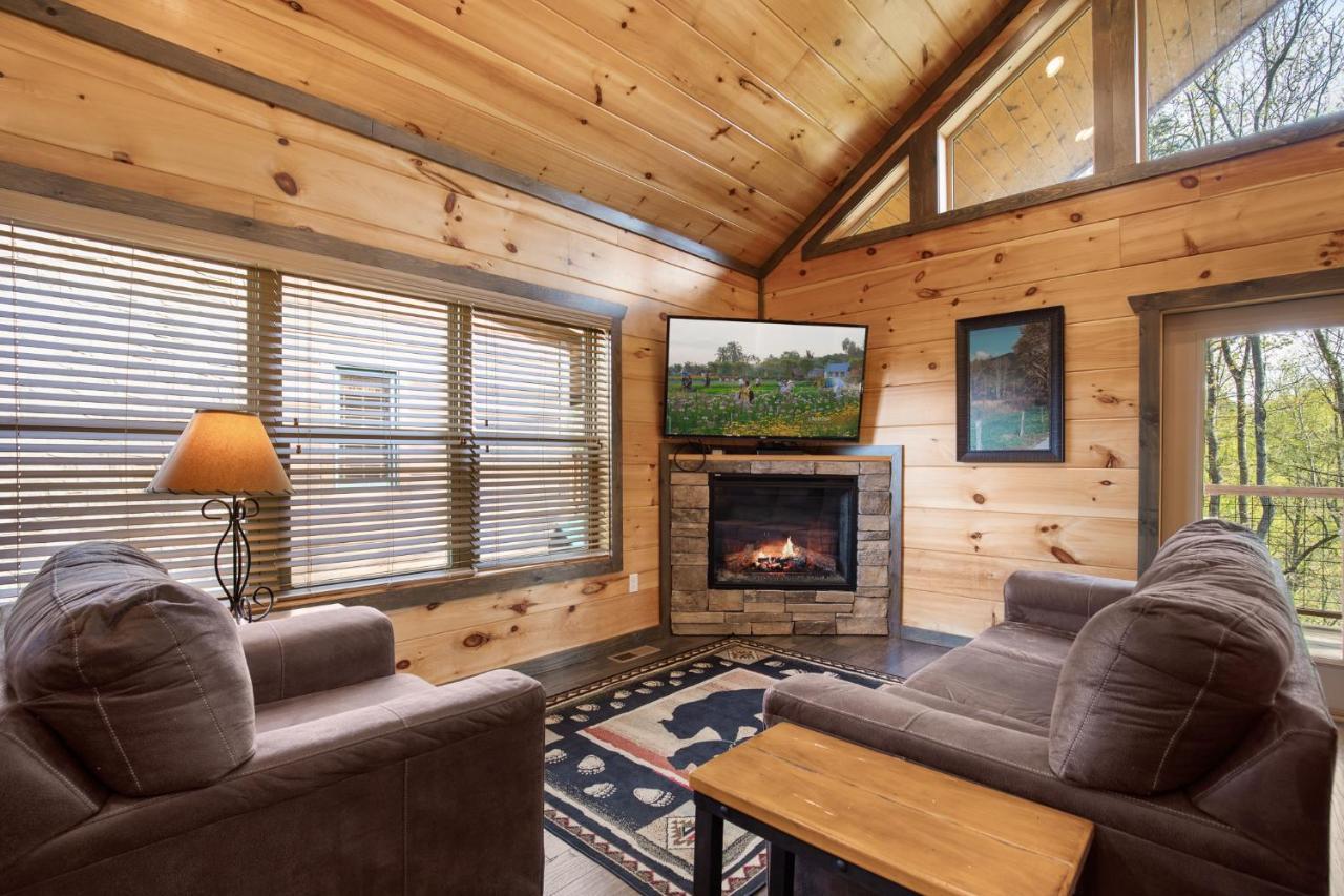 Villa Poolin Around à Gatlinburg Extérieur photo